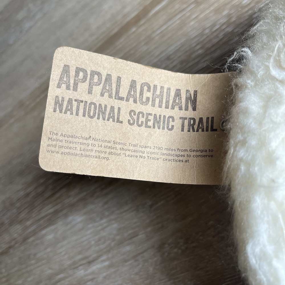 Appalachian Trail Fuzzy Ivory Beanie Embroidered Top Of The World NWT - Picture 4 of 6